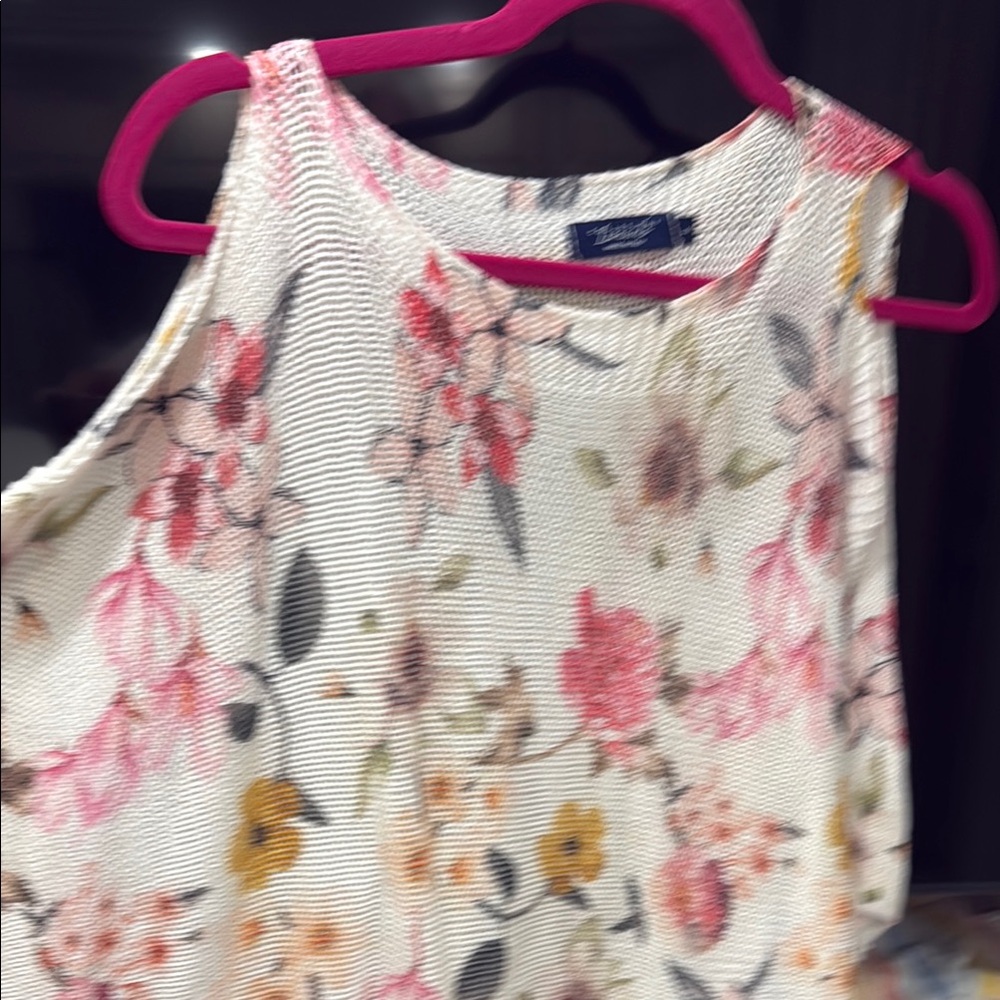Leonard Paris Floral Sleeveless Top